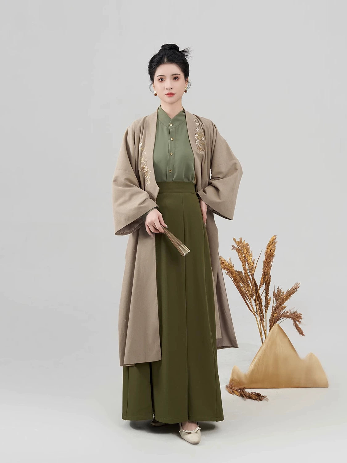 Weaving Modern Hanfu Wheat Ears