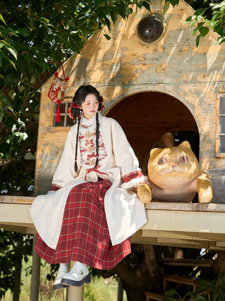 Hong Mei Miao Miao : Blossom-Triggered Purr Coat