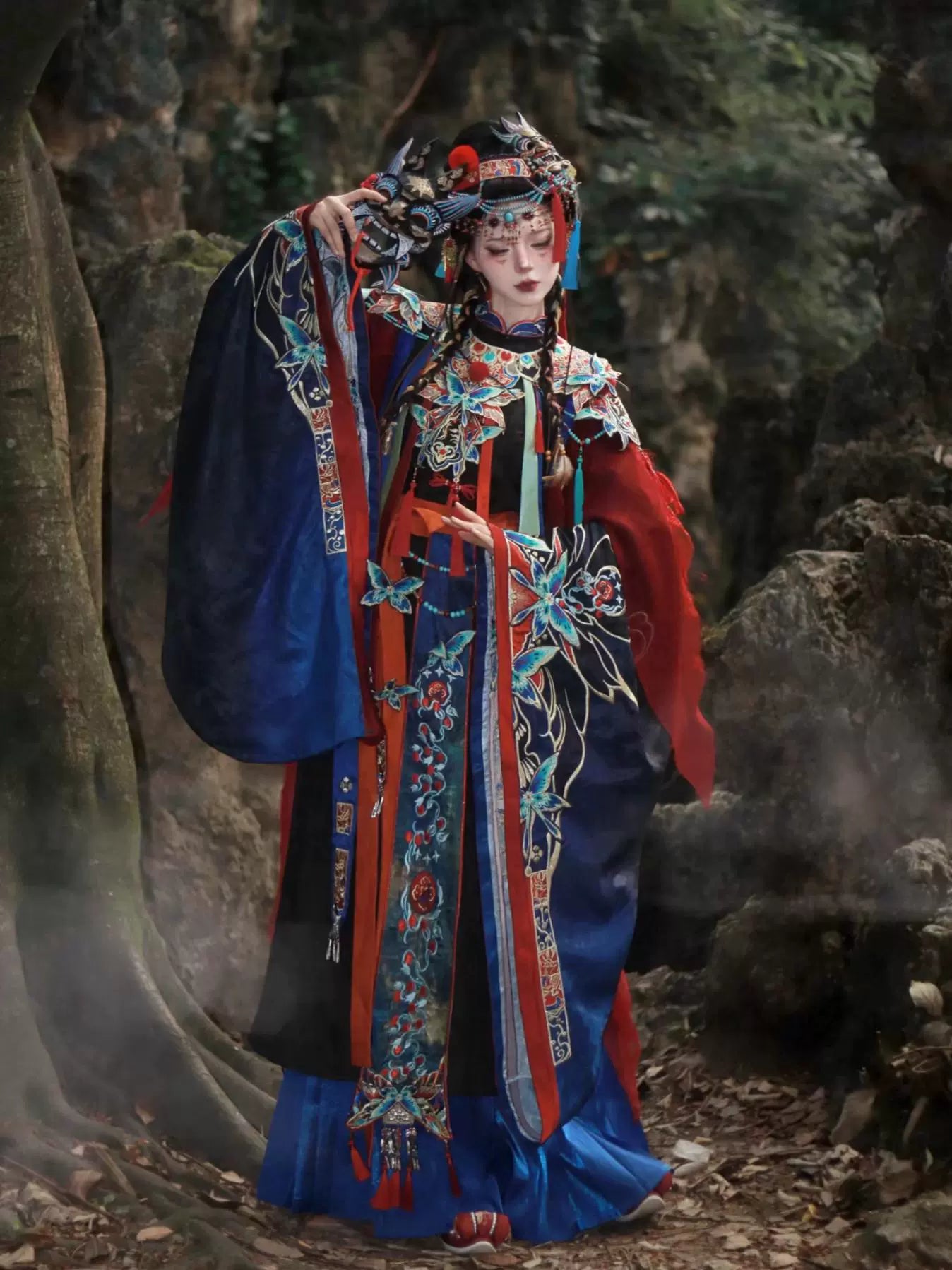 Cloud-Kissing Nature Series Nuo Opera Ming Hanfu