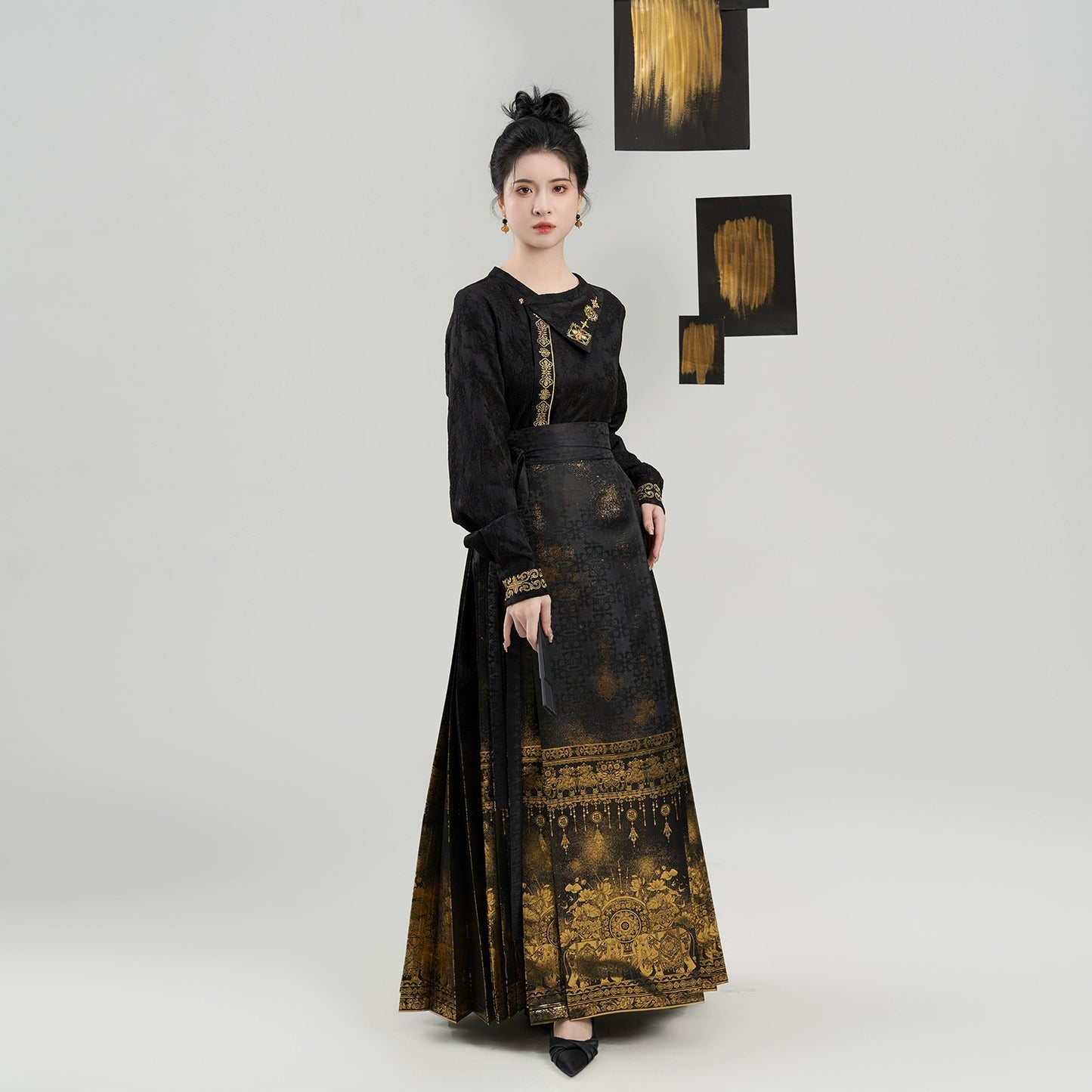 Weaving Modern Hanfu Peace Happiness