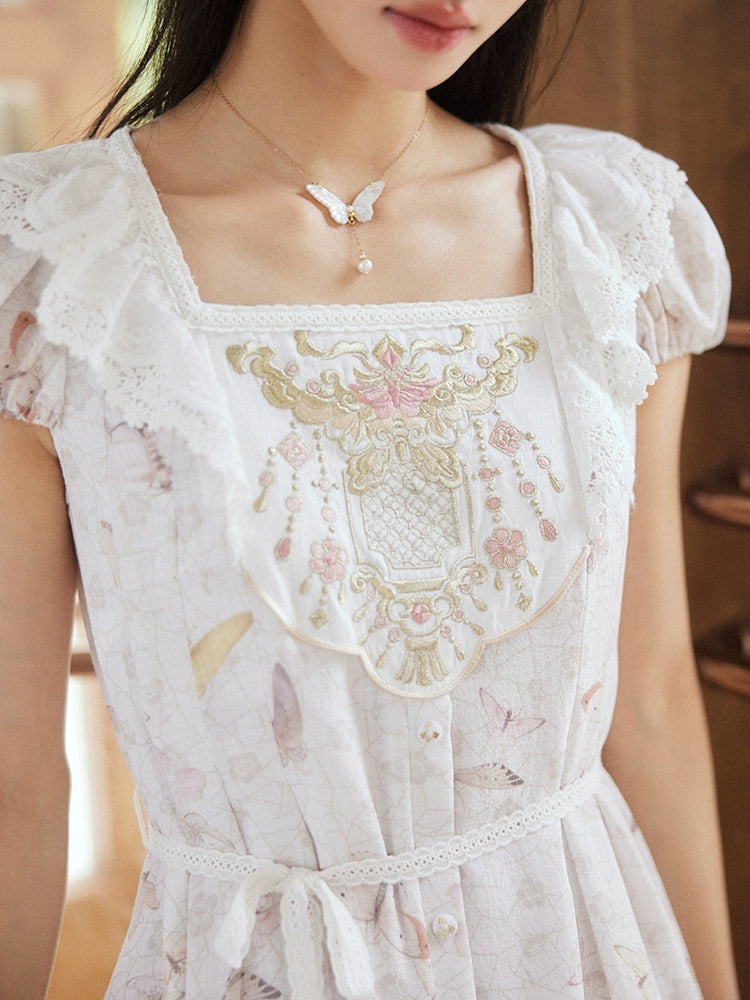 Chuan Hua Die : Blossom-Piercing Butterfly