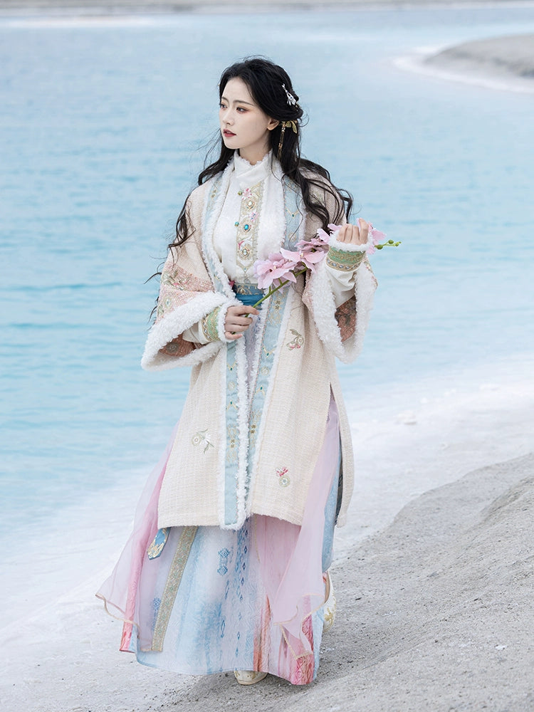 Tianshan Qingyun : Celestial Mountain Noble Clouds