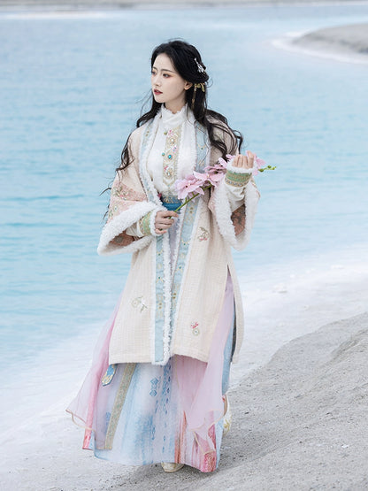 Tianshan Qingyun : Celestial Mountain Noble Clouds