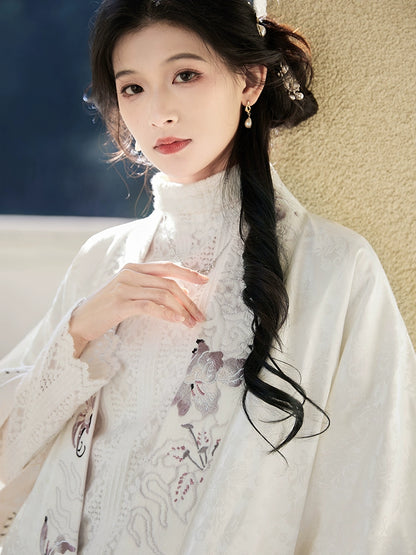 Mei Shan Nong Yu : Jade Hunter In Plum Mountains-Gown
