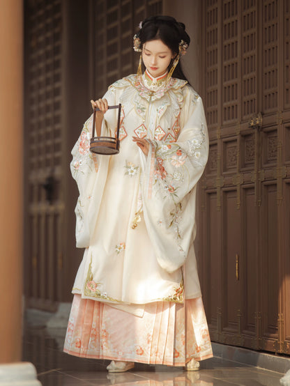 LOOKBOOK SERIES Ming Dynasty Horse Face Skirt Beige Set