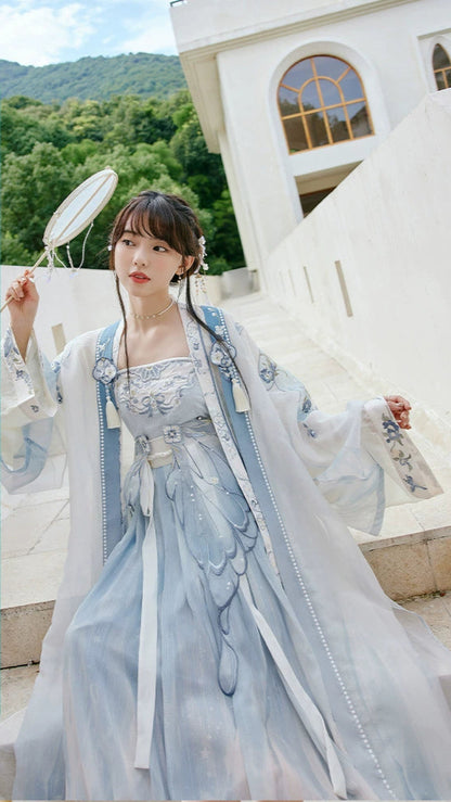 Huayue Zhi Shen Qingkong Lan : Serene Cyan