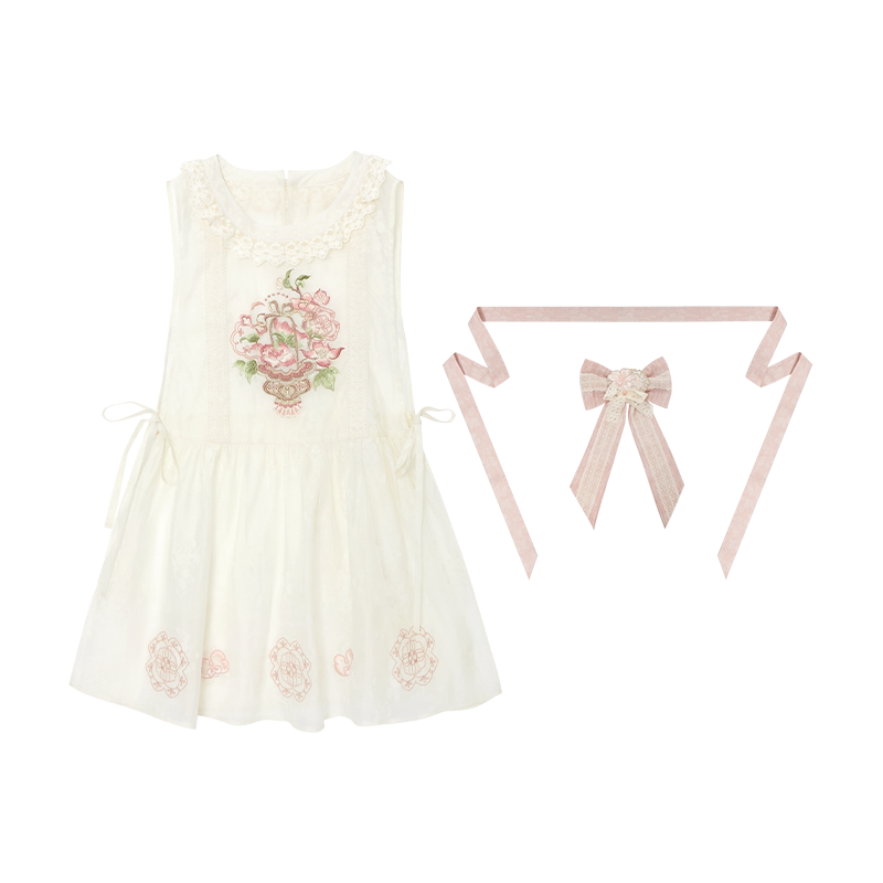 Zhao Hua Xu Yu : Flower Whispers in Light