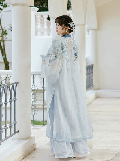 Huayue Zhi Shen Qingkong Lan : Serene Cyan