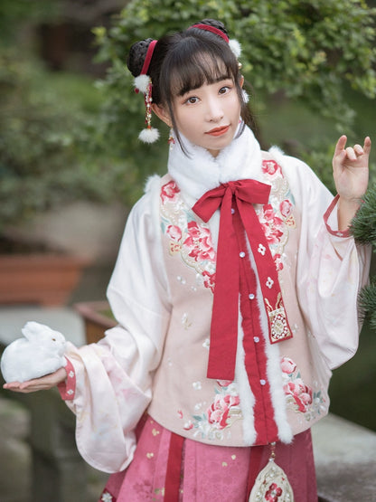 Niusu Luorui : Ghee Petal Fall