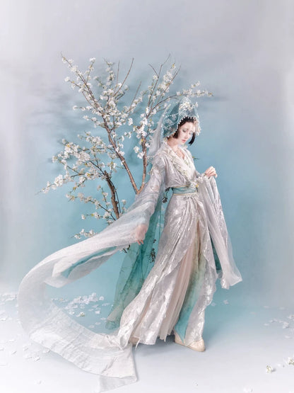 Cloud-Kissing Nature Series Apricot Blossoms in Light Rain Wei Hanfu