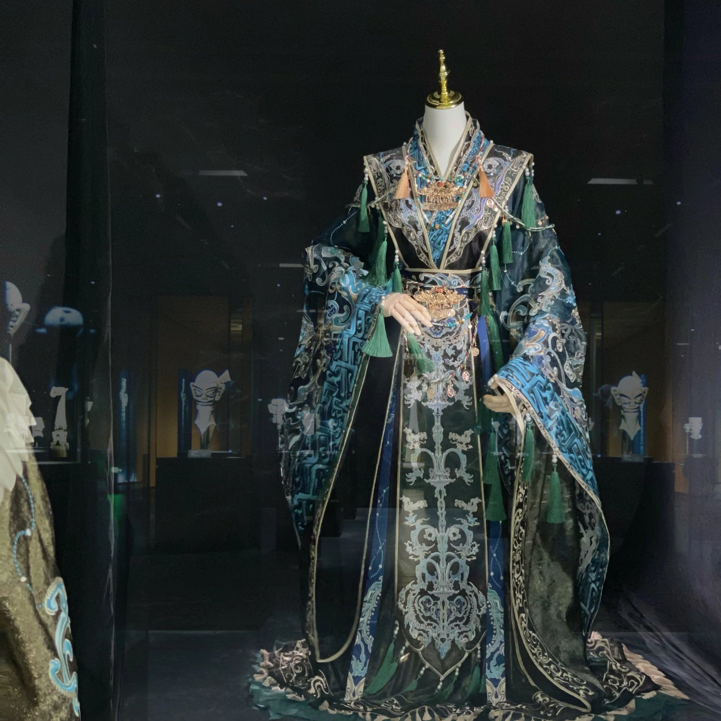 Haute Couture Series Woven Fabric Embroidered Hanfu Qing Huan Bronze Sacred Tree Wei Jin