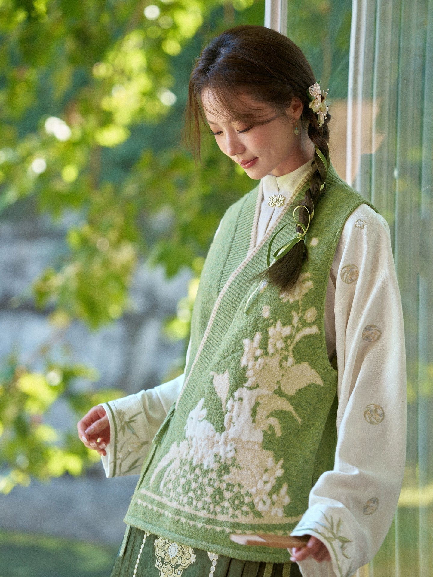 Huai Tu : Rabbit Embrace