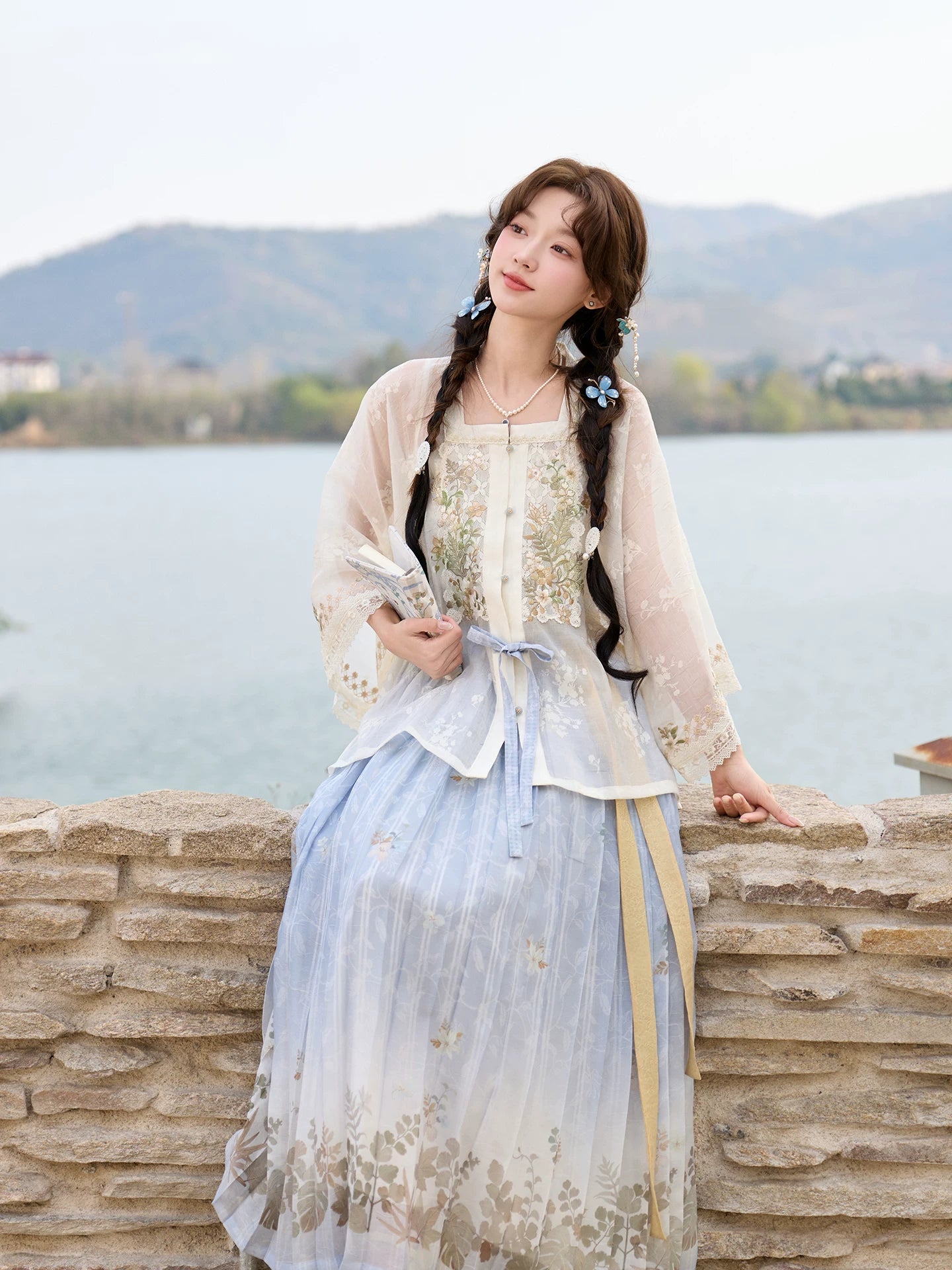 You Feng Chun : Renewed Spring