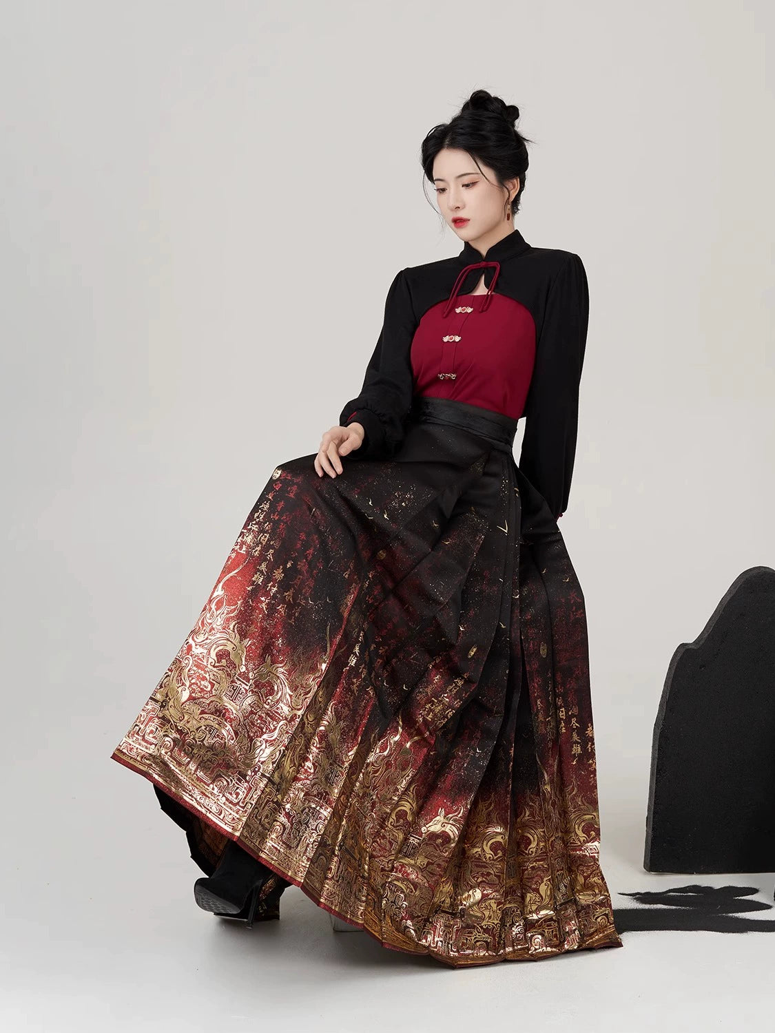 Weaving Modern Hanfu Cinnabar