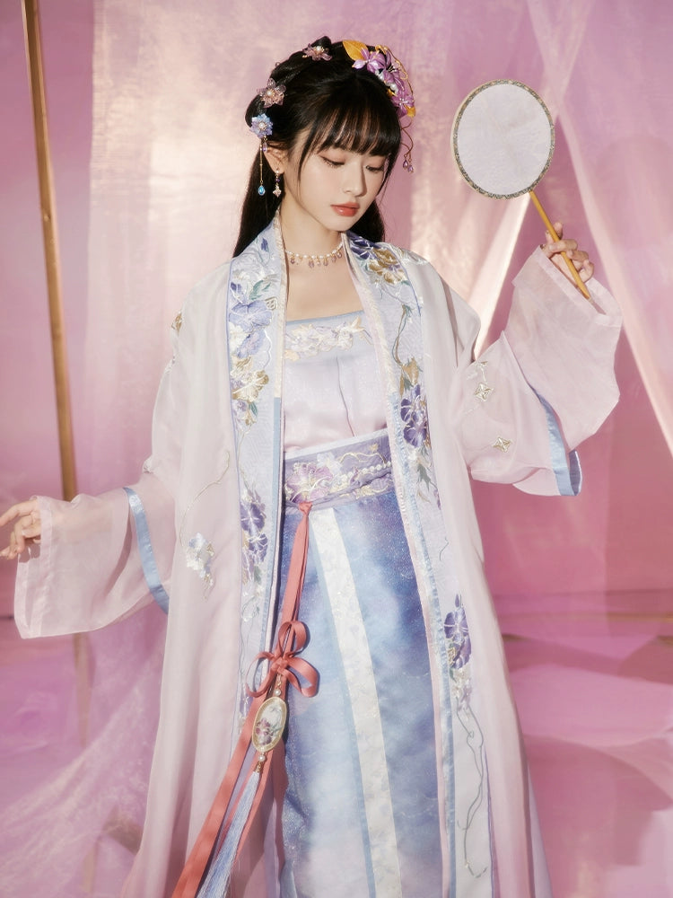 Wang Zhaojun Qiqiao Zhiqing : Zhaojun's Weaverly Devotion
