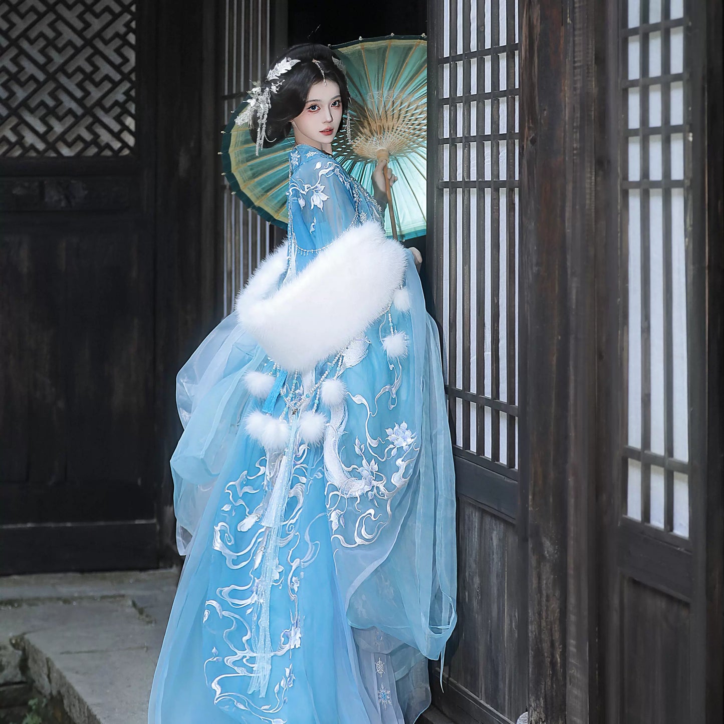 Haute Couture Series Woven Fabric Embroidered Hanfu Qing Huan Frostvulp Tang
