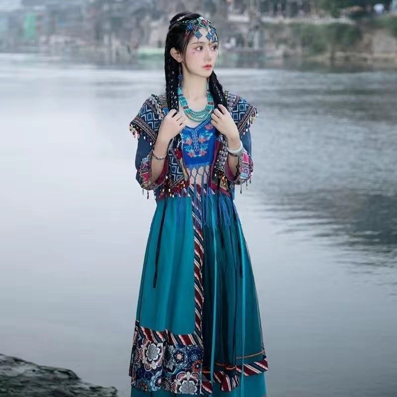 Han Fu 49 Ethnic Minority Series Wanderlust Portraits Miao Hanfu 49 – Hanfu Shop